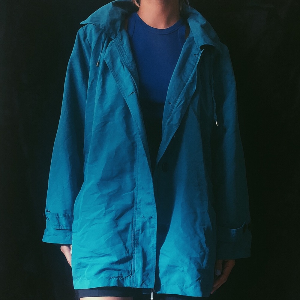 Teal polyester light coat with buttons and zipper